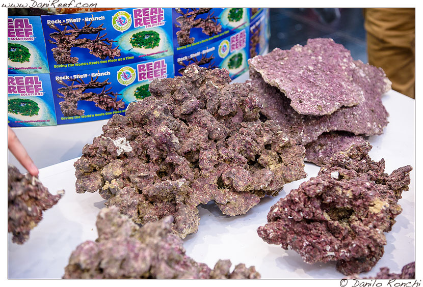 Interzoo 2014 - stand de jong marinelife - rocce vive sintetiche