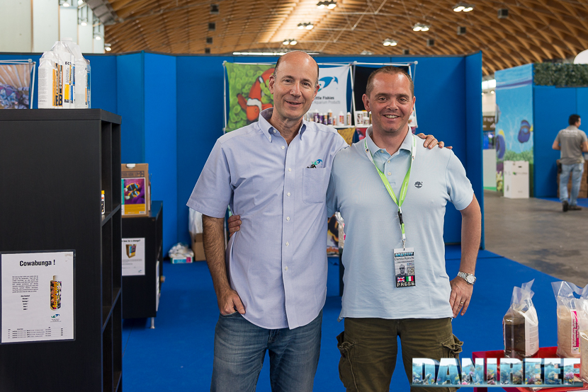 Julian Sprung e DaniReef presso lo stand Two Little Fish a Rimini