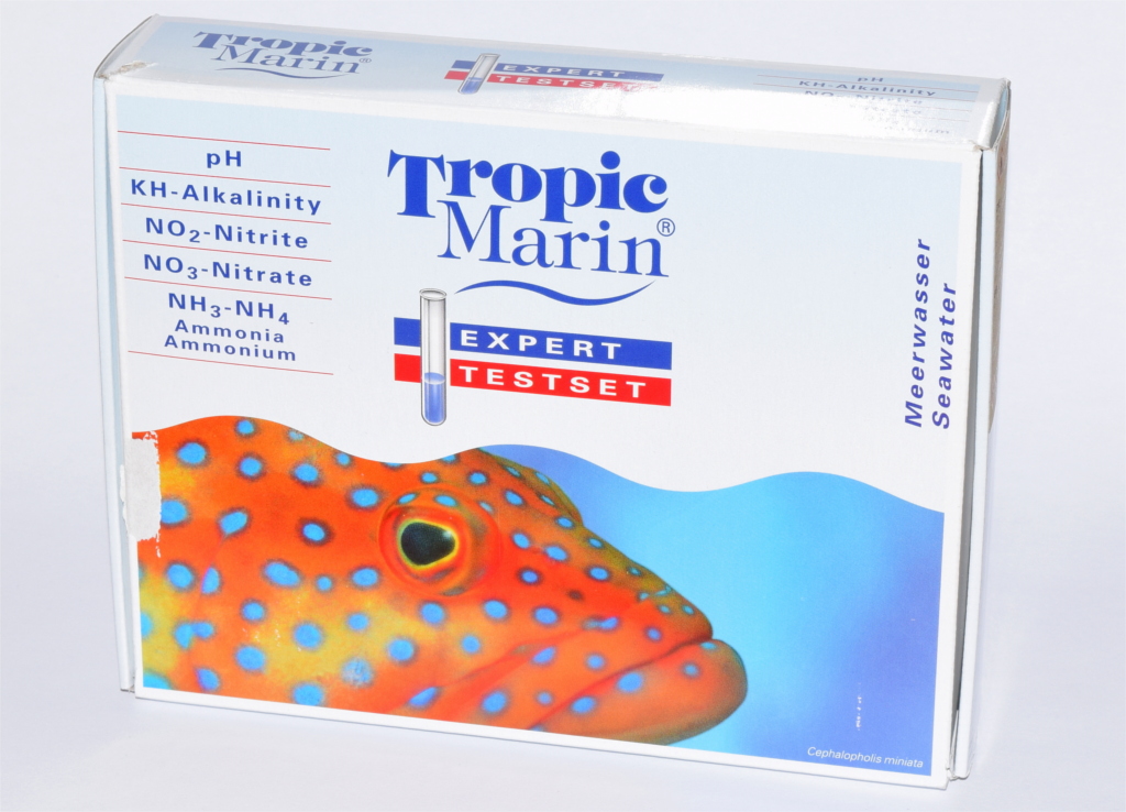 The Tropic Marin Expert Testset is incredibly compact, it's almost 20 cm long and less than 4 cm thick