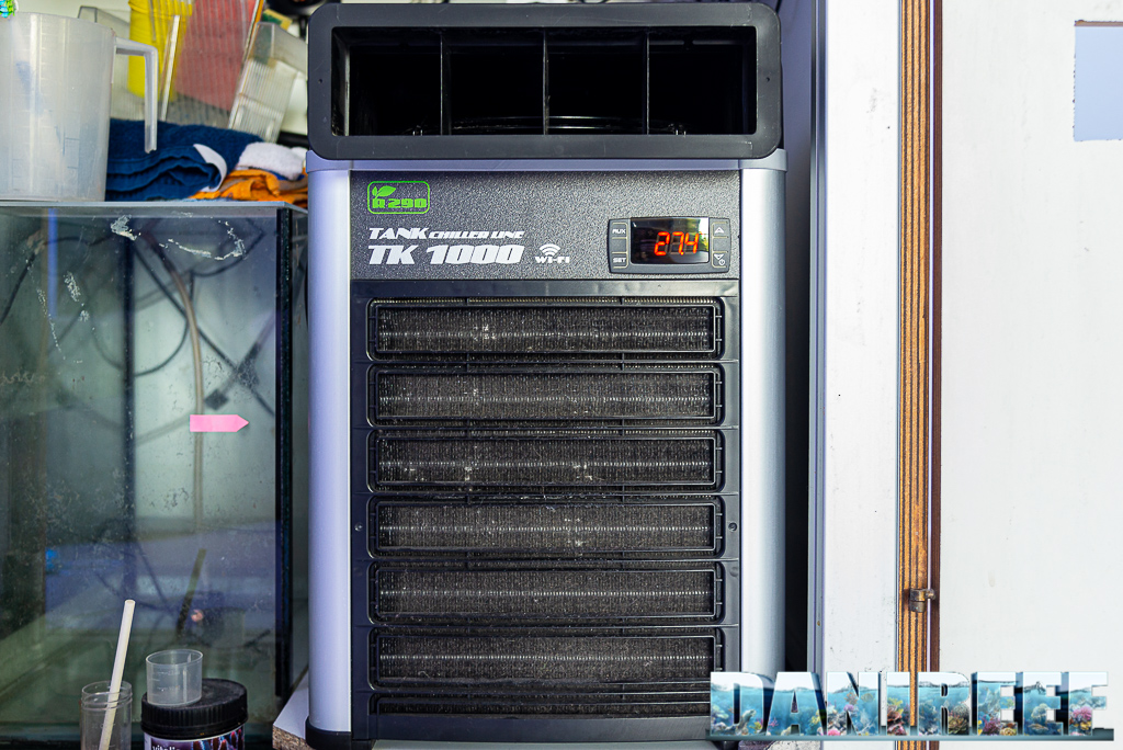 Refrigeratore Teco Tank TK1000 a fianco della mia sump