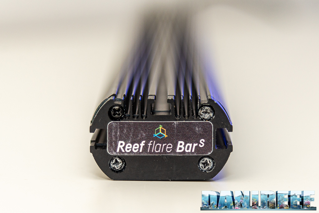 The new LED Reef Flare Bar Blue S in our DaniReef LAB - our review