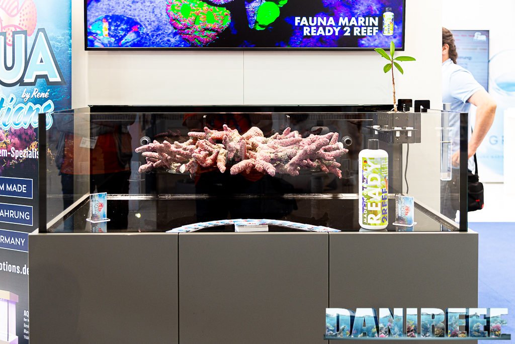 Novità: sistema per appendere la rocciata in acquario allo stand Fauna Marin Interzoo 2022