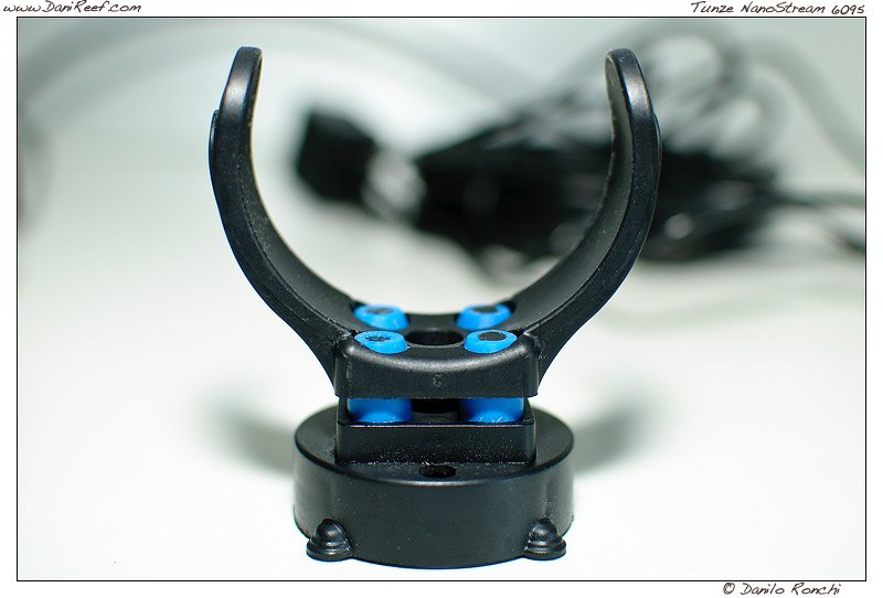 the attack of the magnetic pump, highlight the "silent blocks" blue