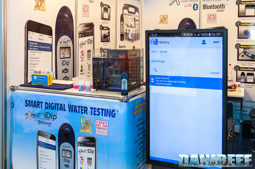 eXact-iDip Smart Digital Water Testing faceva bella mostra di sé nello stand ITS-Europe Ltd. 2016_05 Interzoo Norimberga idip 1265