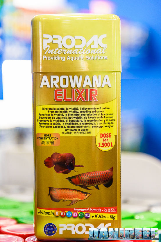 Prodac Arowana Elixir nel flacone da 500 ml. 2016_05 Interzoo Norimberga prodac arowana elixir 1781