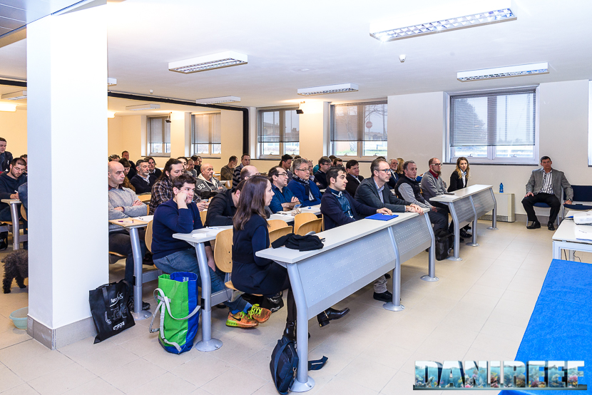 La moderna aula didattica nella sede italiana di Sicce S.r.l., che ha ospitato l'Open House. La moderna aula didattica nella sede italiana di Sicce S.r.l., che ha ospitato l'Open House.