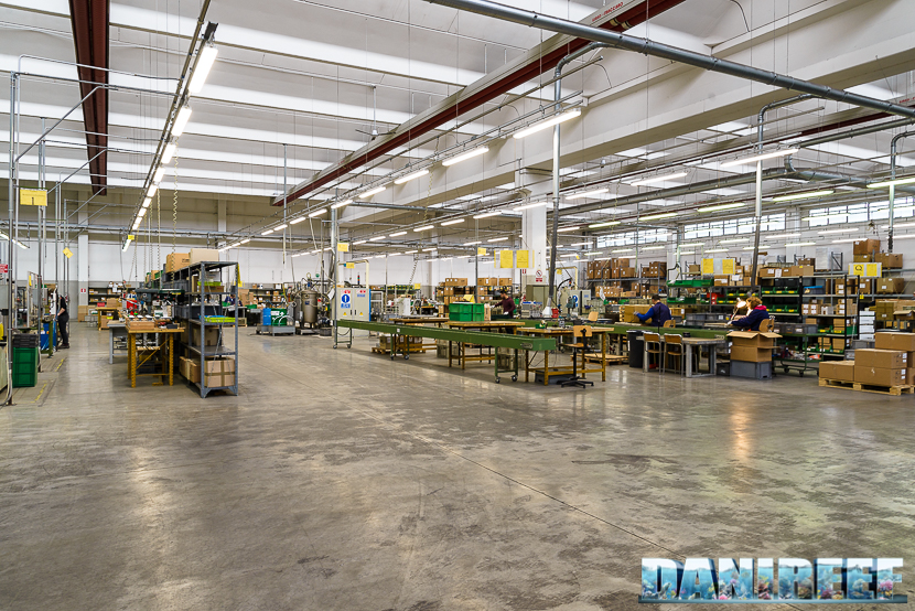 Una delle linee di produzione Sicce. Vero cuore pulsante dell'azienda. Una delle linee di produzione Sicce. Vero cuore pulsante dell'azienda