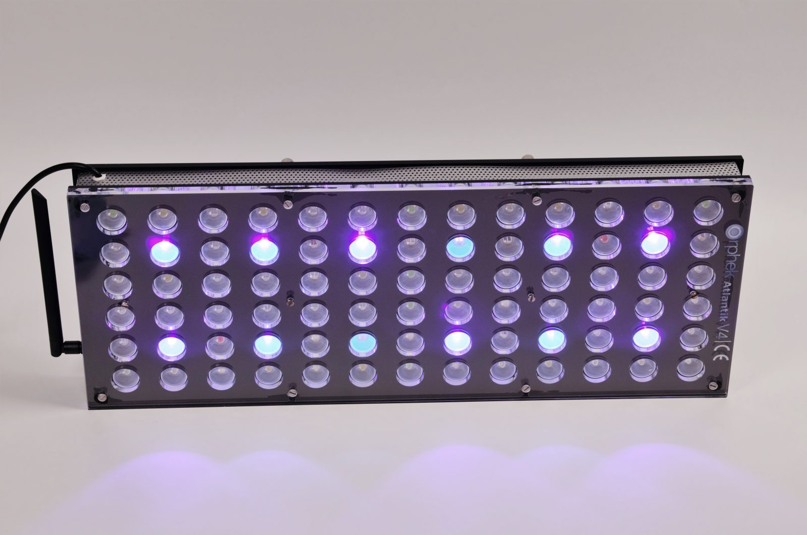 Plafoniera Orphek Atlantik V4 - Led accesi sul canale 3 Plafoniera Orphek Atlantik V4 - Led accesi sul canale 3