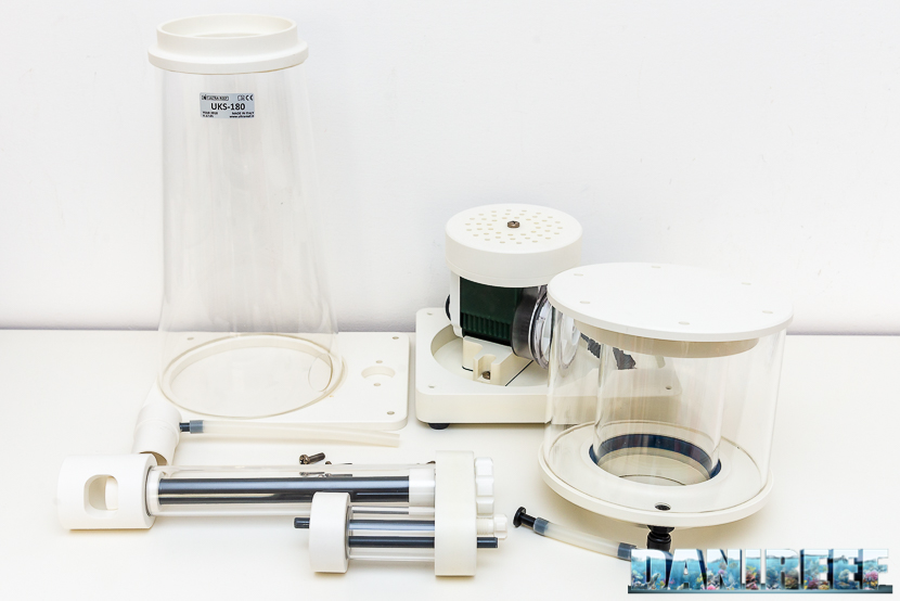 Contenuto della confezione Schiumatoio UltraReef Akula UKS180 Contenuto della confezione Schiumatoio UltraReef Akula UKS180