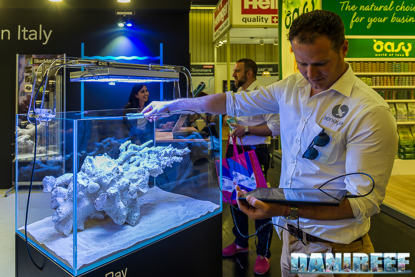 Seneye Spectra: come ti misuro lo spettro della luce facilmente - già all'Interzoo 2018