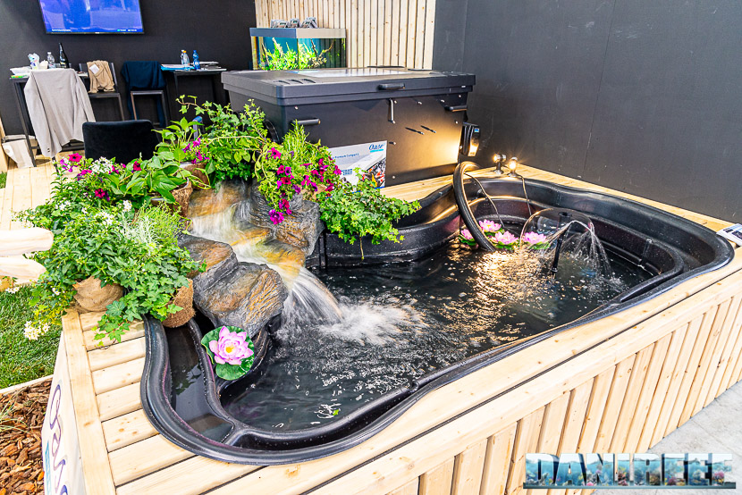 Fiera Zoomark 2019 a Bologna: Un laghetto prefabbricato presso lo stand OASE