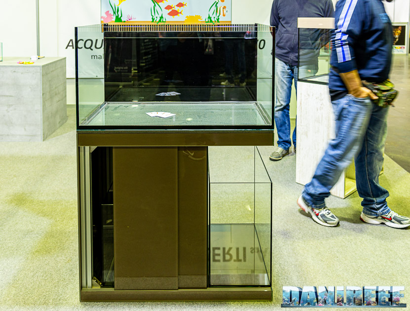 Acquari Malberti presenta un acquario con refugium a vista