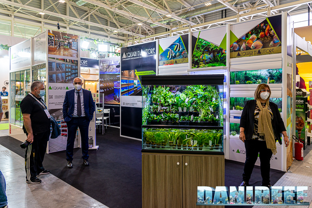 Lo stand Acquari d'Autore porta soluzioni di alto livello per negozi a Zoomark 2021