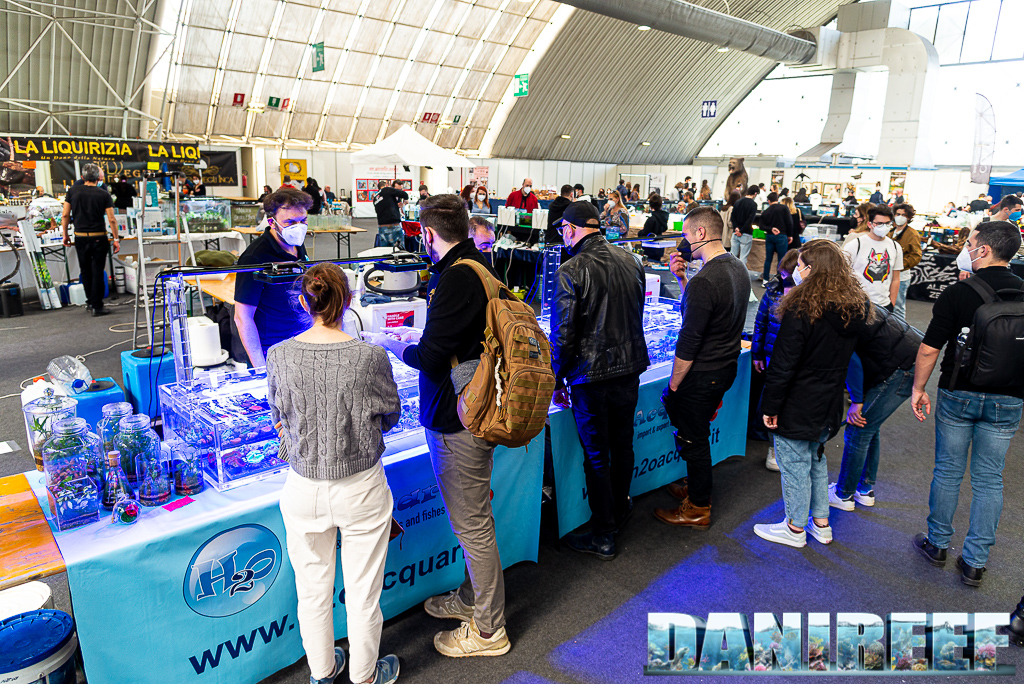 Lo stand H2O acquari ad AquaExpo a Novegro, Milano