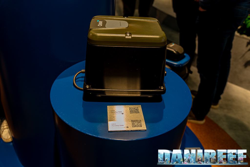 Areatore da laghetto AquaOxy 7500 visto allo stand Oase a Interzoo 2022