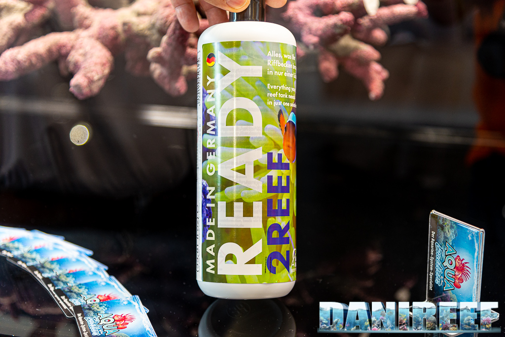 Novità: Ready2Reef un solo prodotto per integrare calcio carbonati magnesio oligoelementi ed elementi traccia in acquario marino allo stand Fauna Marin Interzoo 2022