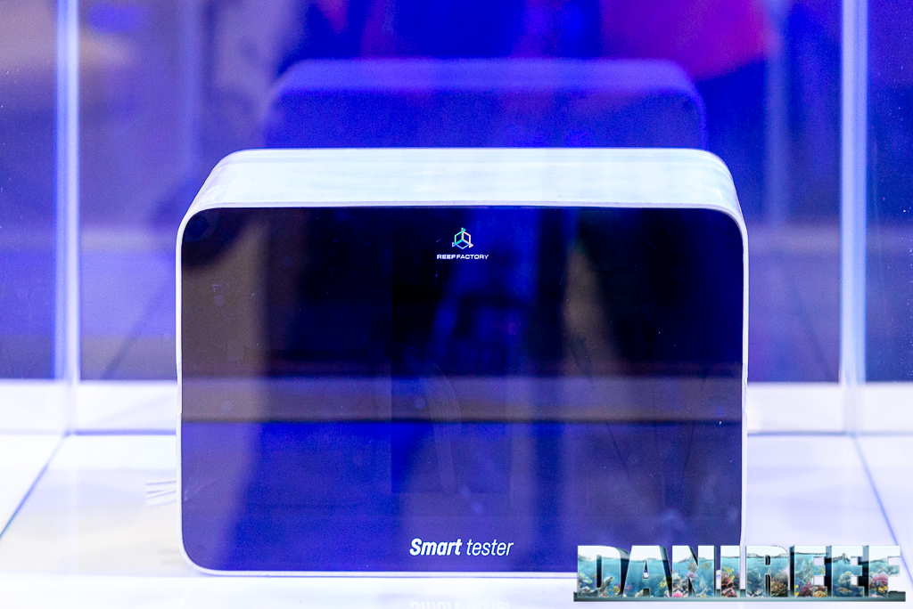 Smart Tester di Reef Factory per misurare in continuo Ca Mg PO4 NO3