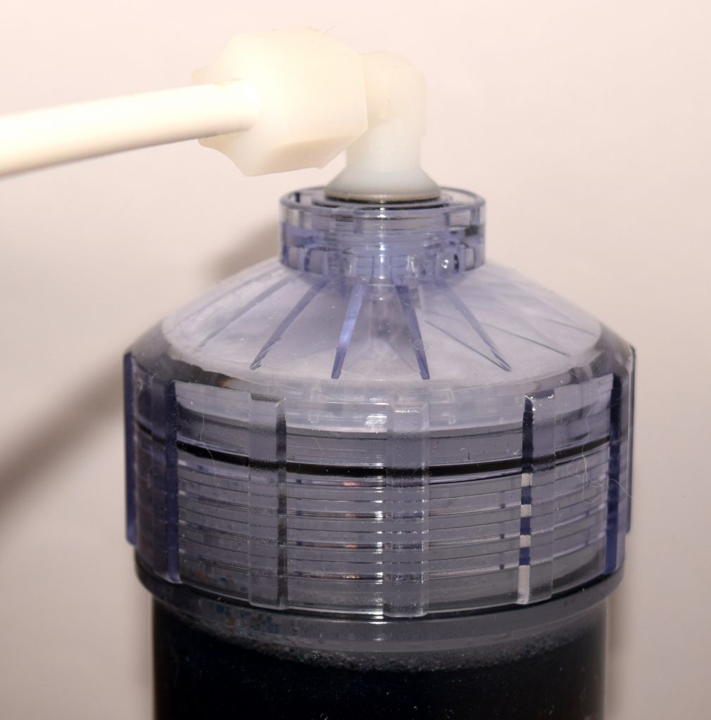 Dettaglio del filtro per acqua pura Dupla
