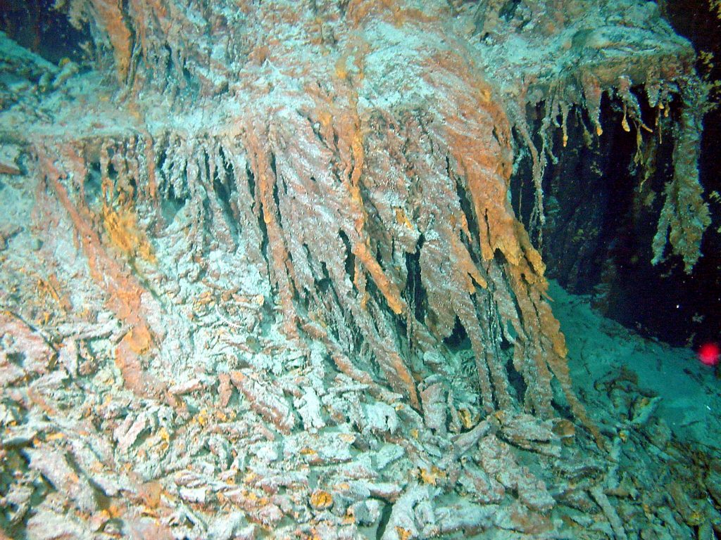 Uno scatto più nel dettaglio dei rusticles sul relitto del Titanic