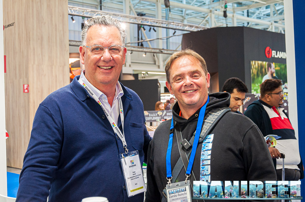 Peter Kersh di Vitalis e DaniReef presso lo stand EscheMatteo a Zoomark 2023