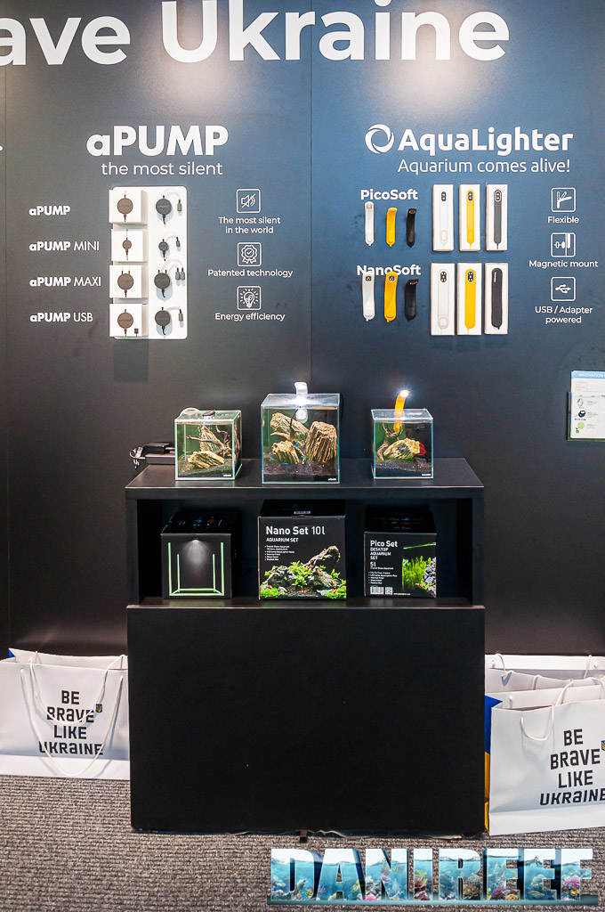 Lo stand Aqualighter Collar allo Zoomark 2023