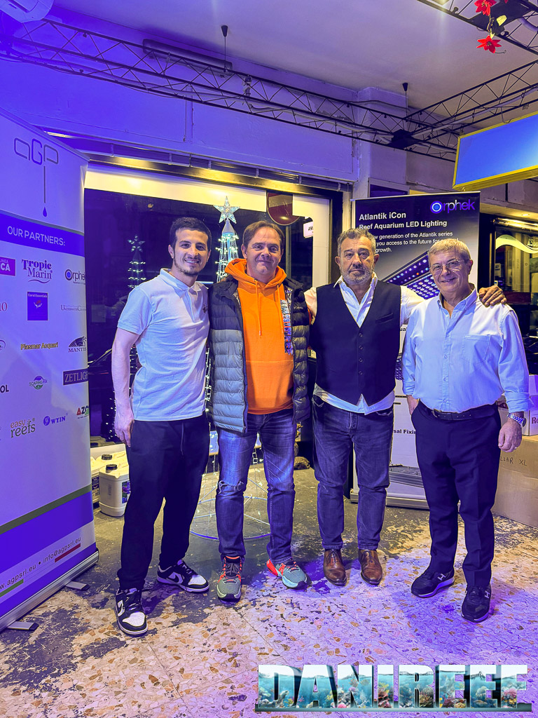 Gianluca e Nino Panebianco con DaniReef e Fabrizio Gibin di AGP nel punto vendita Amico Pesce di Catania