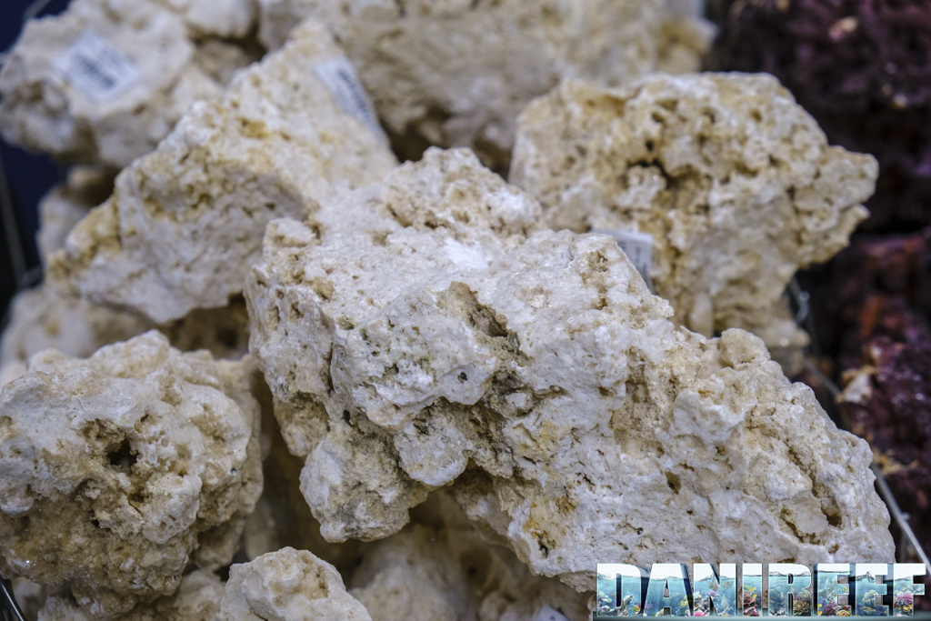 Un particolare delle rocce bianche (Save the) Reef Rocks di Aquadeco Un particolare delle rocce bianche (Save the) Reef Rocks di Aquadeco
