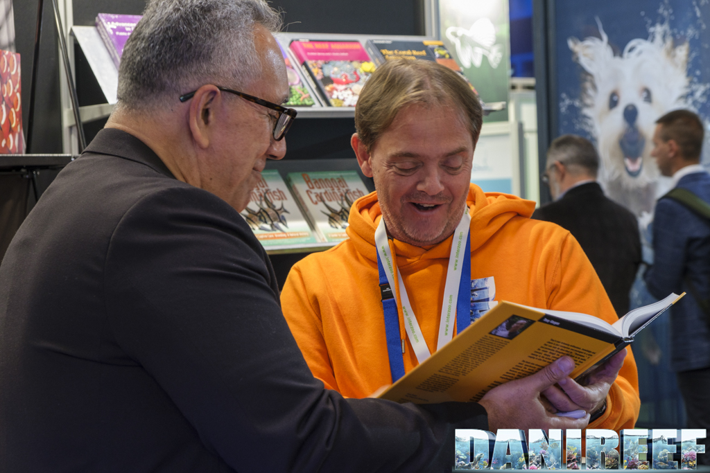 Danilo Ronchi di DaniReef insieme a Tony Vargas durante Interzoo 2024