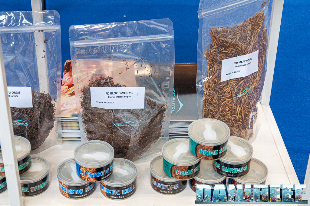 Krill, Artemia, Chironomus, Camole e Bachi da seta nello stand di Artemia Koral
