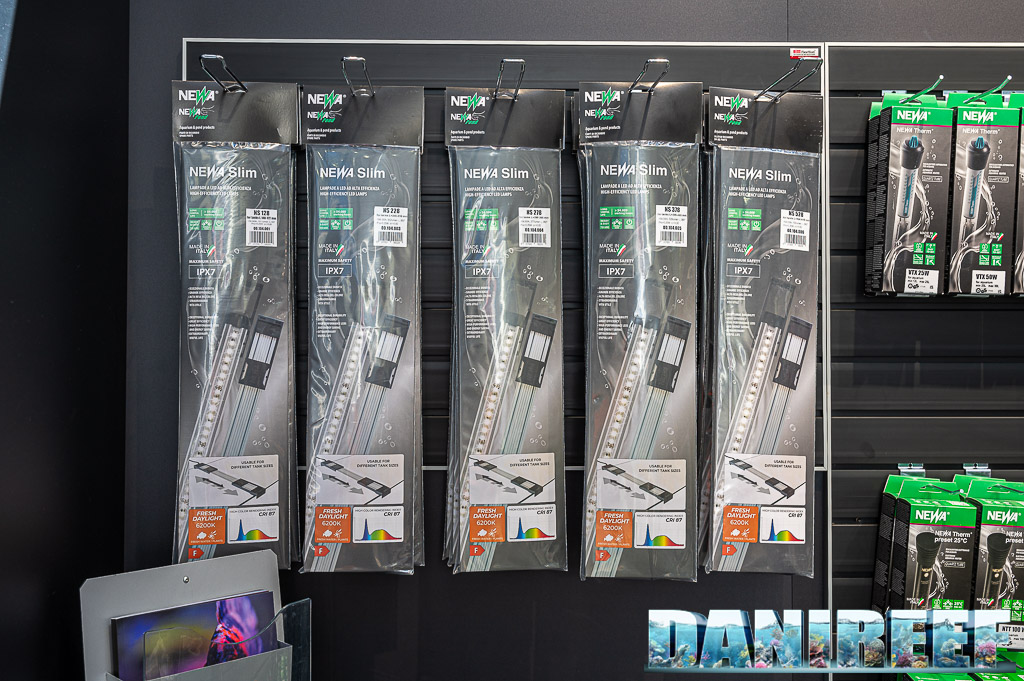 Le varie lampade Newa Slim a Interzoo 2024