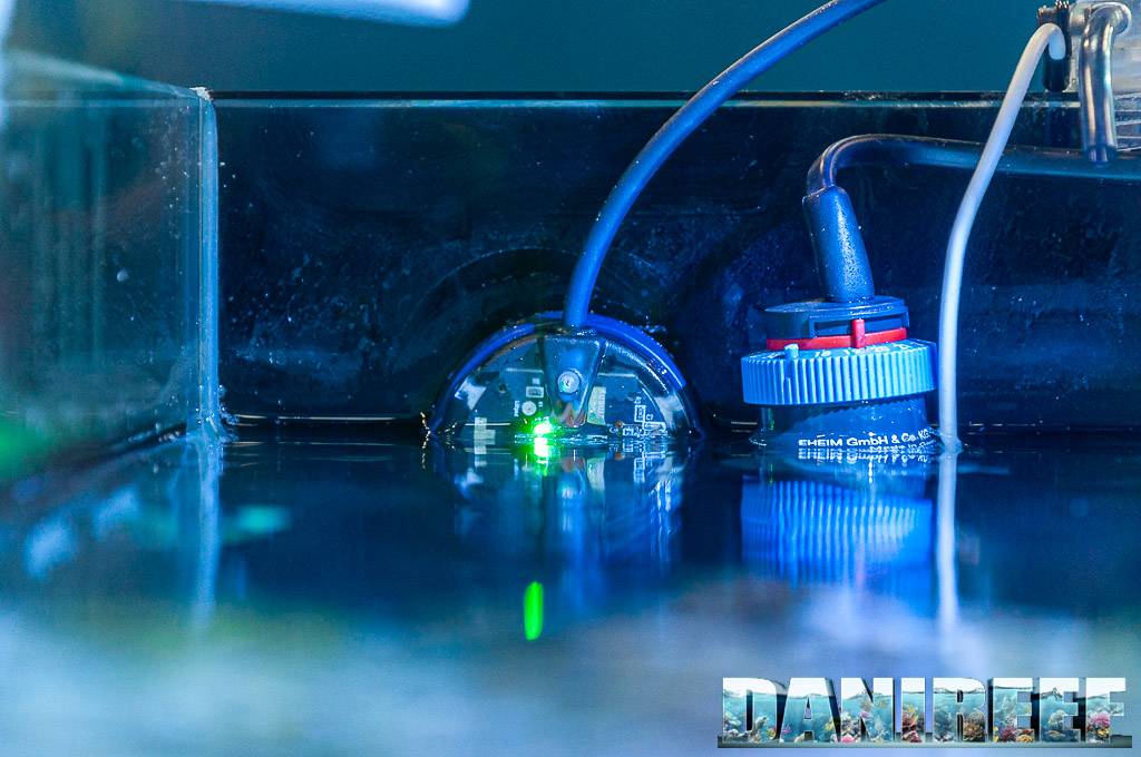Tunze Osmolator 3 utilizza un preciso sensore ottico per rilevare l'acqua Tunze Osmolator 3 utilizza un preciso sensore ottico per rilevare l'acqua