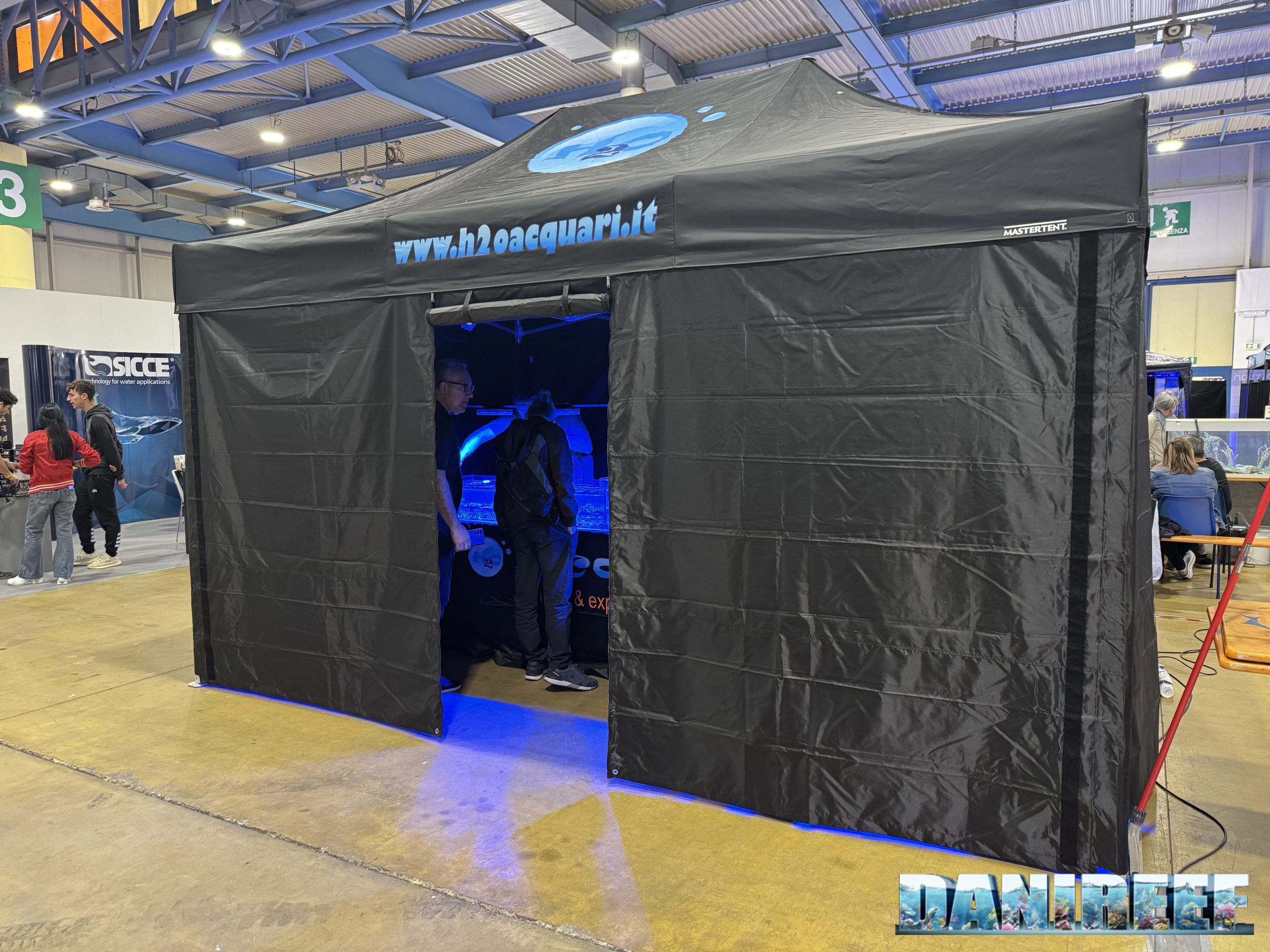 H2O Acquari stand Acquaria Italia