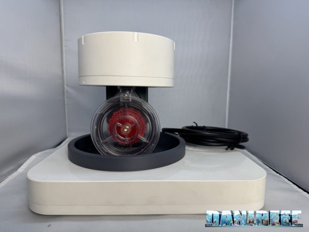 Schiumatoio Ultra Reef Akula 190: il blocco della base e della pompa di schiumazione con diffusore