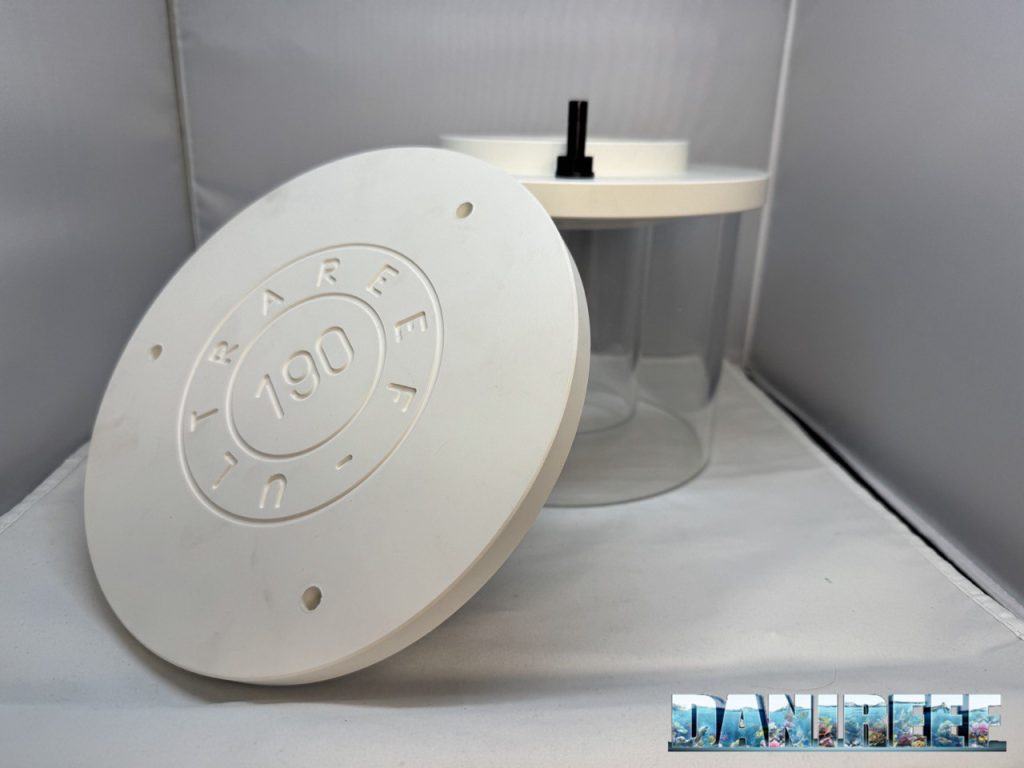 Schiumatoio Ultra Reef Akula 190: il bicchiere e soprattutto il suo coperchio