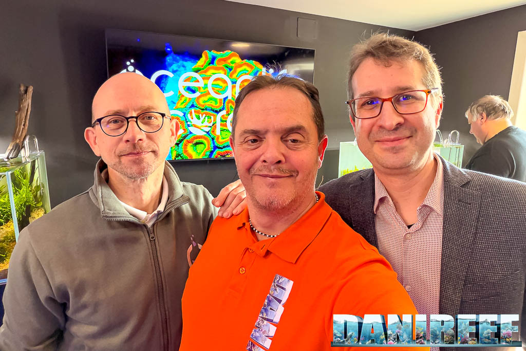 Mirko durante la nostra visita a Crystal Reef, a destra Luca Lazzari di OceanLife