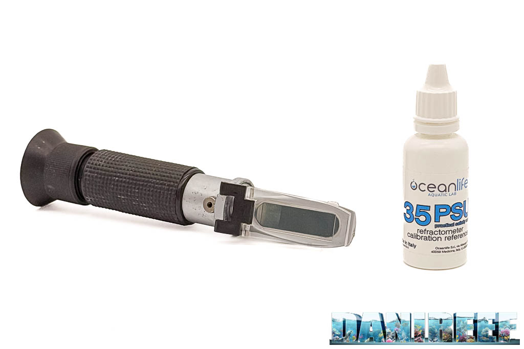Soluzione di taratura a 35 PSU da OceanLife con rifrattometro