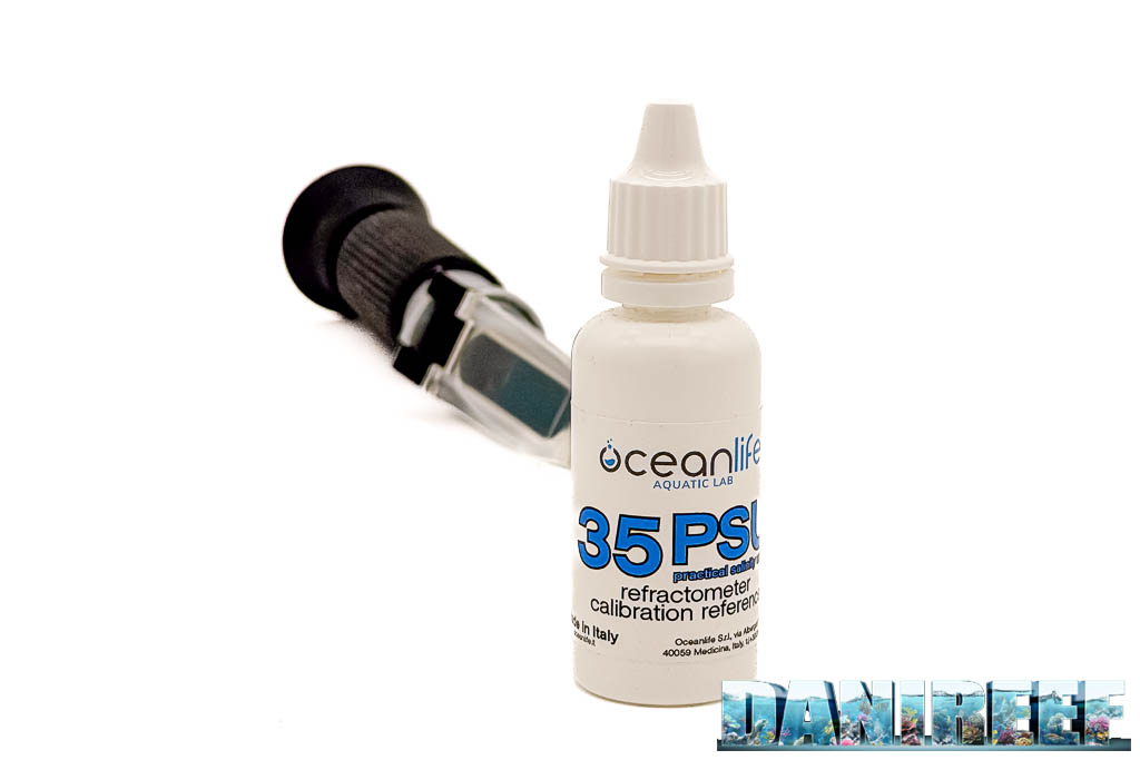 Soluzione di taratura a 35 PSU da OceanLife con rifrattometro