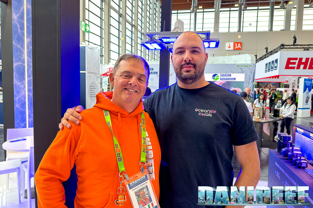 DaniReef con Simone Mascotto di OceanLife Corals a Interzoo 2026