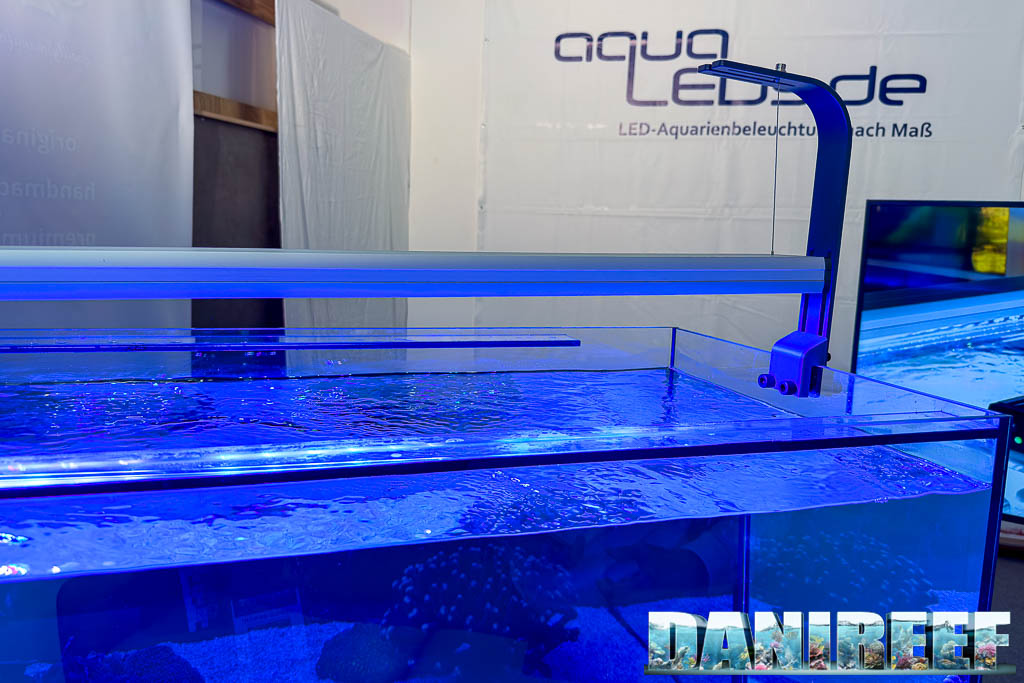Plafoniera LED AquaBar di AquaLEDs presentata a Interzoo 2026