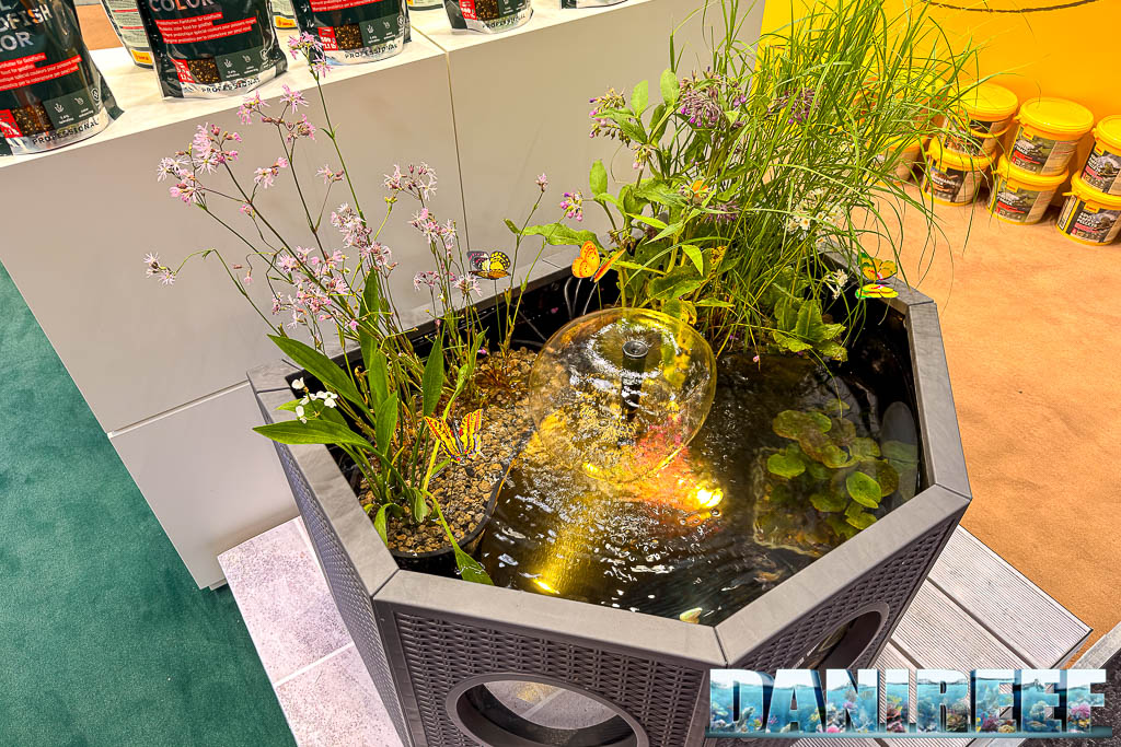 Laghetto compatto Sera con piante acquatiche a Interzoo 2026