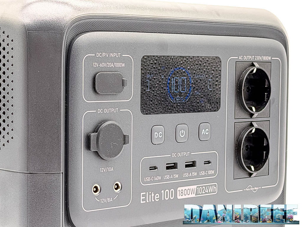 Bluetti Elite 100 V2 vista in diagonale con prese in primo piano
