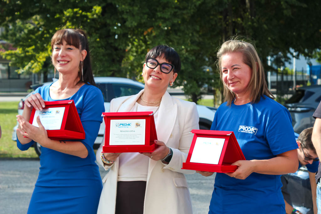 Collaboratrici Prodac premiate per oltre vent’anni di attività durante l’Open Day